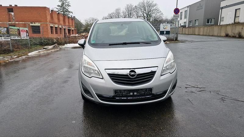 Silber Gebraucht 2013 Opel Meriva Van / Kleinbus | 3.799 € (Superpreis) - Bild 1/4