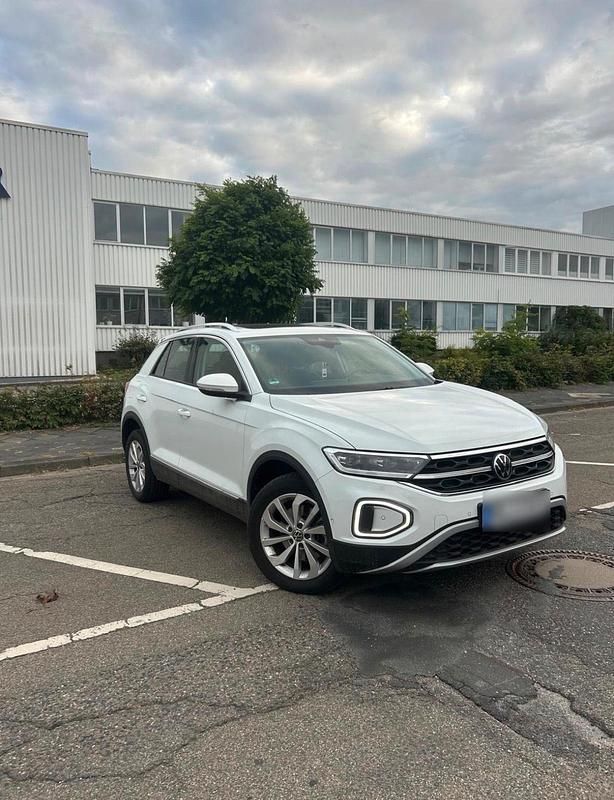 Gebraucht VW T-Roc 150 PS (110 kW) 2023 Weiß SUV