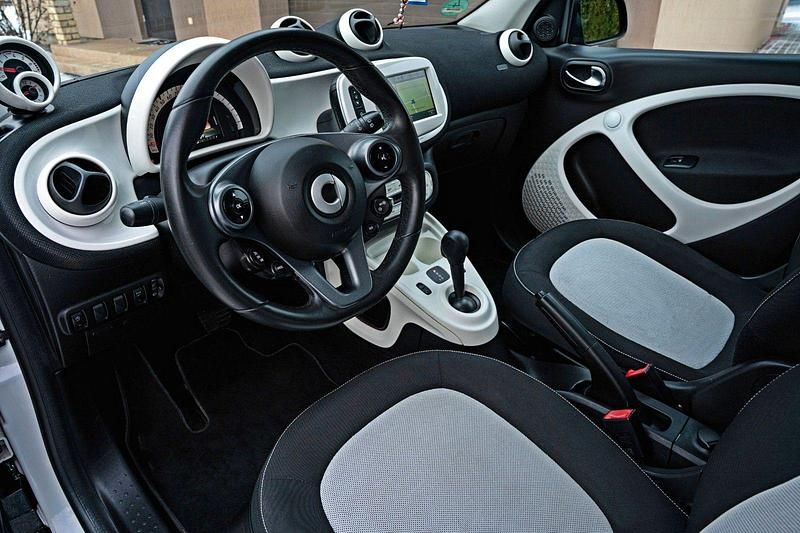 Gebraucht Smart ForFour 90 PS (66 kW) 2016 Schwarz Kleinwagen