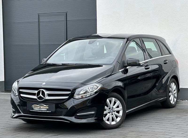 Schwarz Gebraucht 2015 Mercedes B180 Style Van / Kleinbus | 14.900 € (Fairer Preis) - Bild 1/4