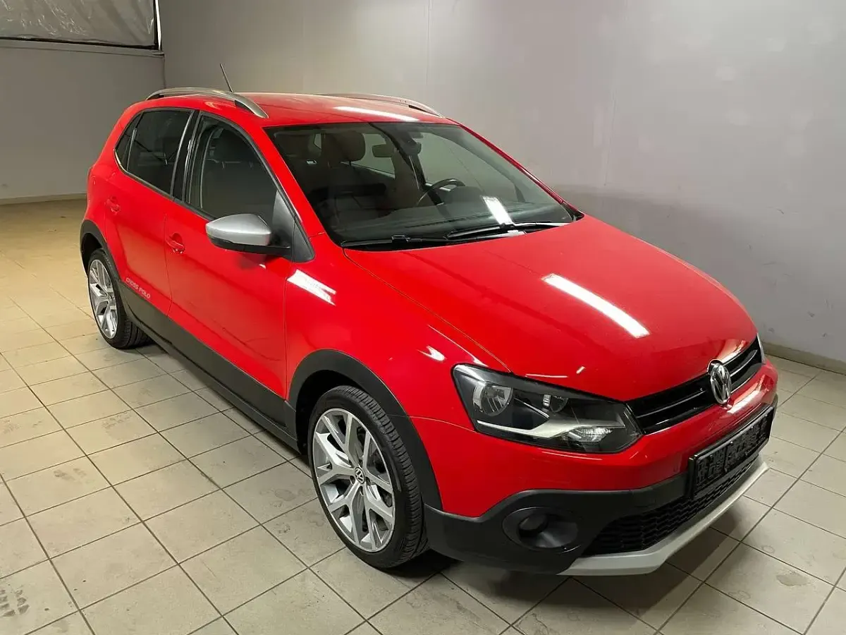 Gebraucht VW Polo Cross 90 PS (66 kW) 2015 Flashrot Kleinwagen