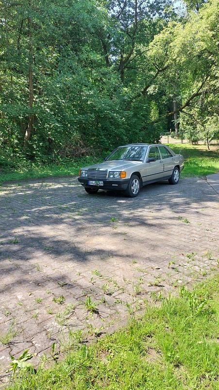 Gold Gebraucht 1988 Mercedes 190 Limousine | 9.500 € - Bild 1/4