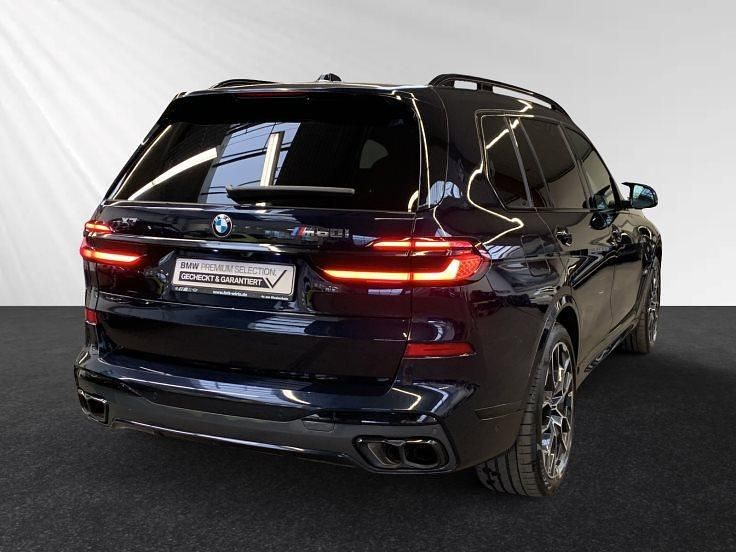 Gebraucht BMW X7 M Sport 530 PS (389 kW) 2025 Carbonschwarz SUV