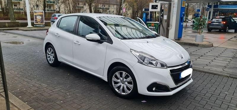 Gebraucht Peugeot 208 Active 68 PS (50 kW) 2017 Weiß Kleinwagen