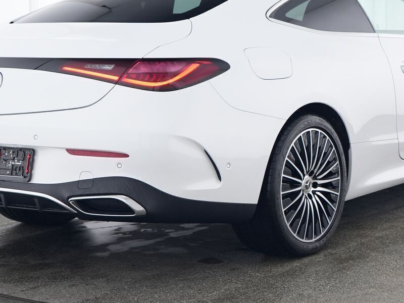 Gebraucht Mercedes CLE200 AMG 204 PS (150 kW) 2023 Weiß Coupé