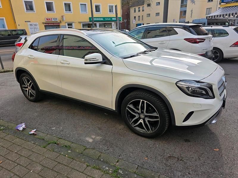 Gebraucht Mercedes GLA220 170 PS (125 kW) 2014 Weiß SUV