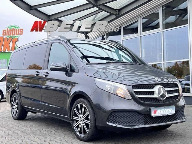 Gebraucht Mercedes V220 163 PS (119 kW) 2022 Graphitgrau Van / Kleinbus