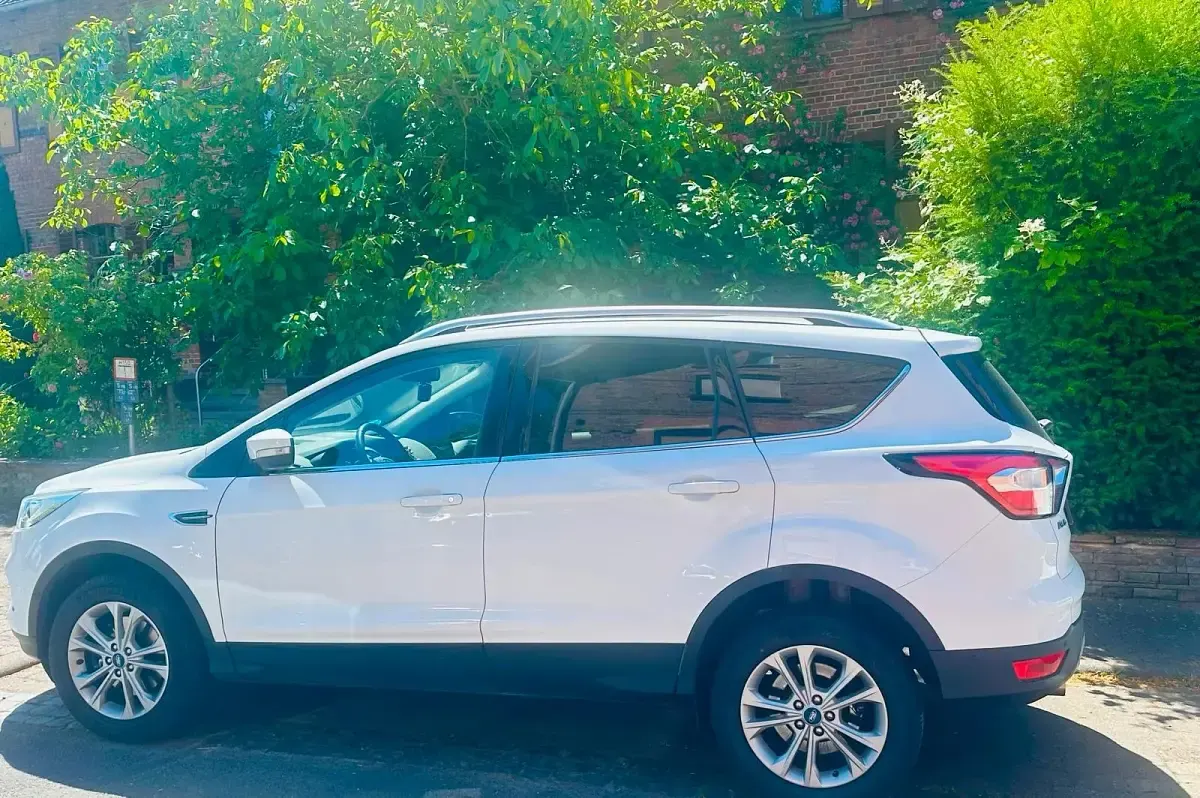 Gebraucht Ford Kuga 182 PS (133 kW) 2019 Weiß SUV