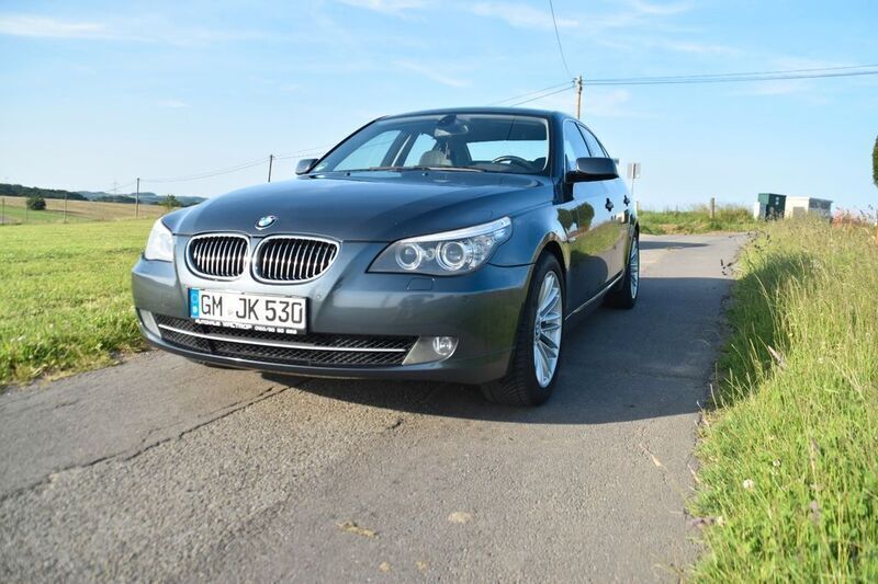Grau Gebraucht 2008 BMW 530 Limousine | 9.990 € (Teuer) - Bild 1/4