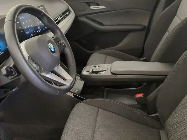 Gebraucht BMW 220 Active Tourer Luxury Line 150 PS (110 kW) 2025 Sparkling kupfergrau metallic Van / Kleinbus