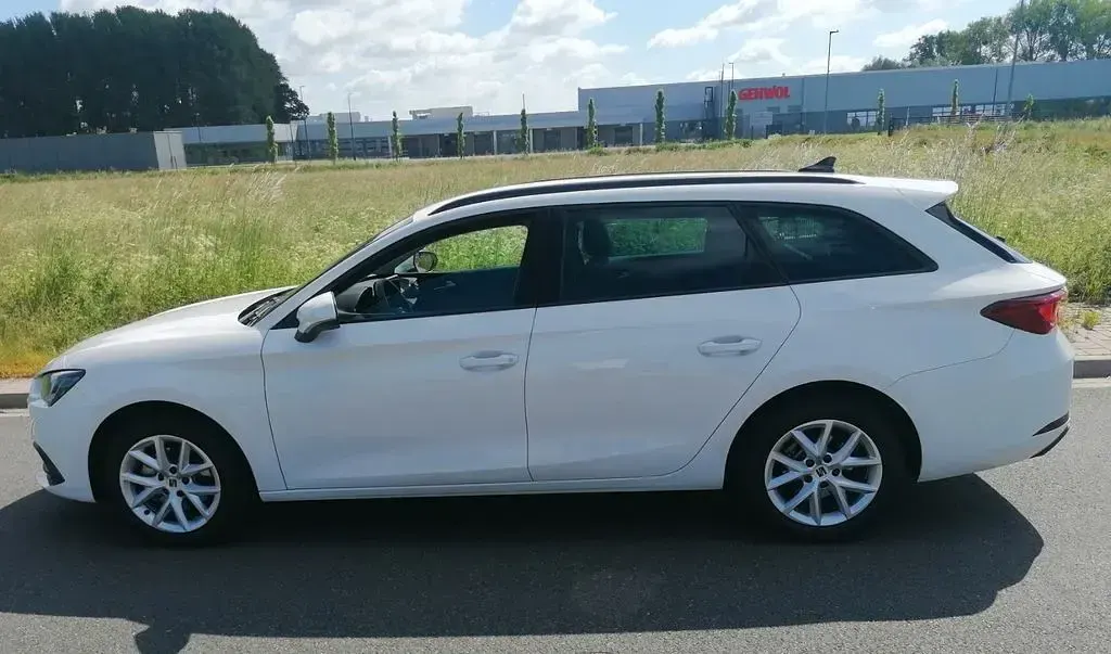 Occasion Seat Leon Style 150 ch (110 kW) 2024 Blanc Berline