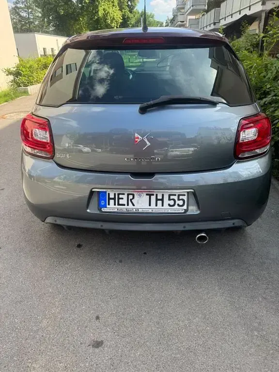 Gebraucht Citroën DS3 Chic 68 PS (50 kW) 2011 Schwarz Kleinwagen