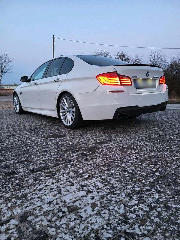 Gebraucht BMW M550 Performance 381 PS (280 kW) 2012 Weiß Limousine