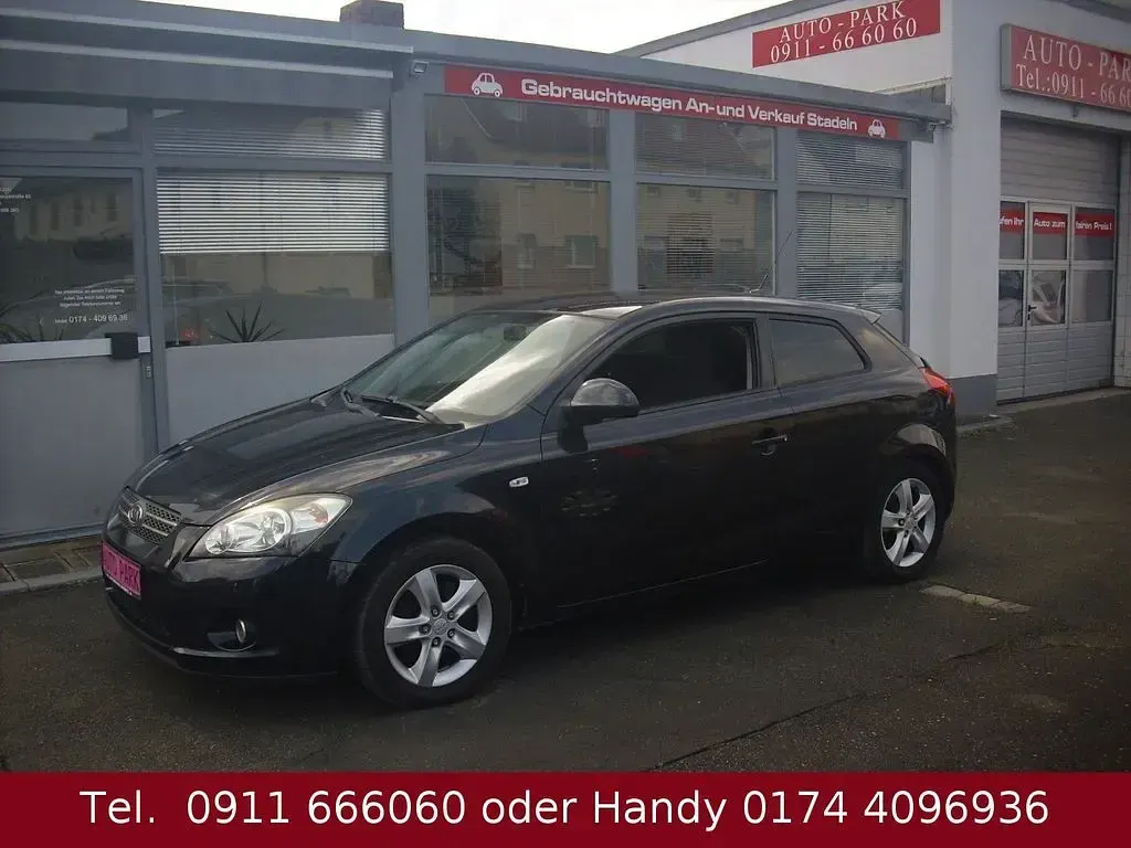 Gebraucht Kia Ceed 126 PS (92 kW) 2008 Schwarz Kleinwagen