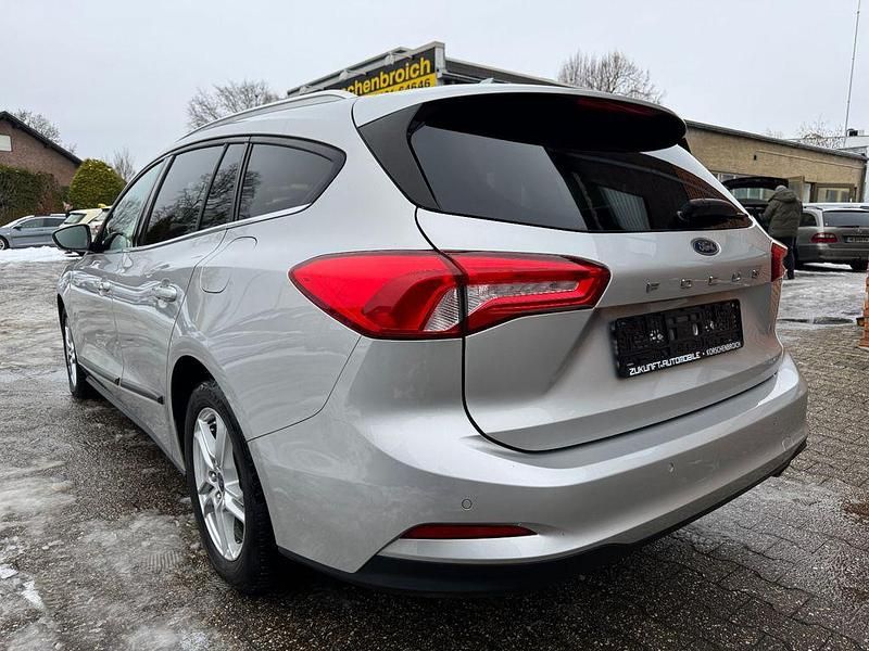 Gebraucht Ford Focus Cool & Connect 120 PS (88 kW) 2019 Silber Kombi