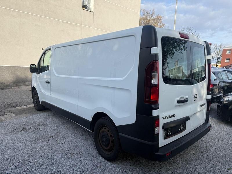Gebraucht Opel Vivaro 120 PS (88 kW) 2014 Weiß Van / Kleinbus