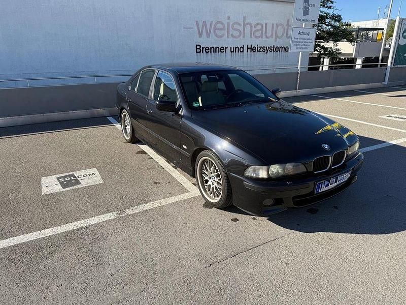 Schwarz Gebraucht 2000 BMW 520 M Sport Limousine | 4.499 € (Fairer Preis) - Bild 1/4