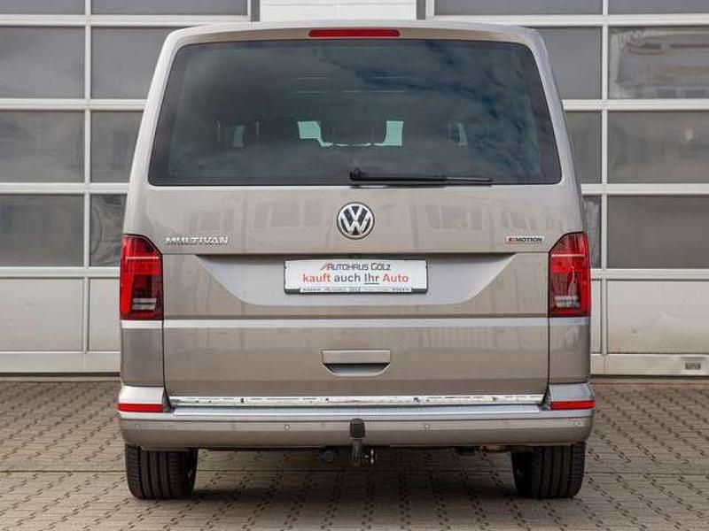 Gebraucht VW Multivan Generation Six 150 PS (110 kW) 2021 Mojave beige metallic (metallic) Van / Kleinbus