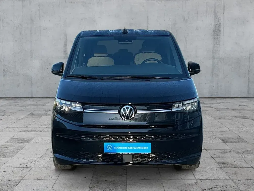 Gebraucht VW Multivan Life 150 PS (110 kW) 2025 Schwarz (deep black perleffekt) Van / Kleinbus