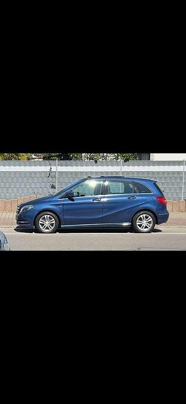 Gebraucht Mercedes B200 136 PS (100 kW) 2012 Van / Kleinbus