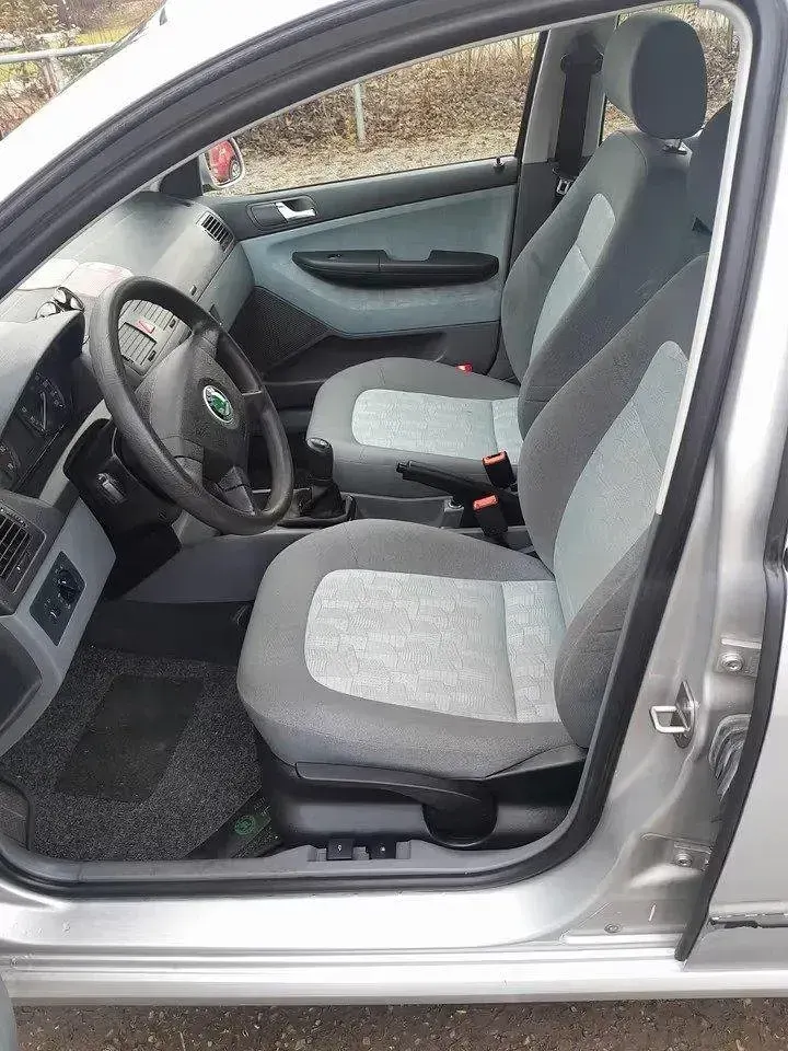 Second-hand Skoda Fabia 75 CP (55 kW) 2001 Gri Hatchback