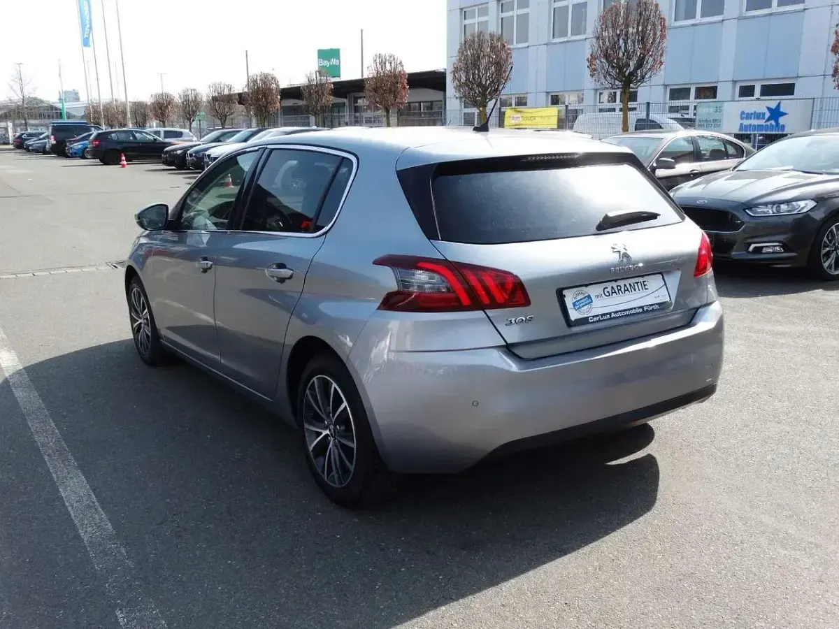 Gebraucht Peugeot 308 Allure 131 PS (96 kW) 2020 Gris artense Limousine