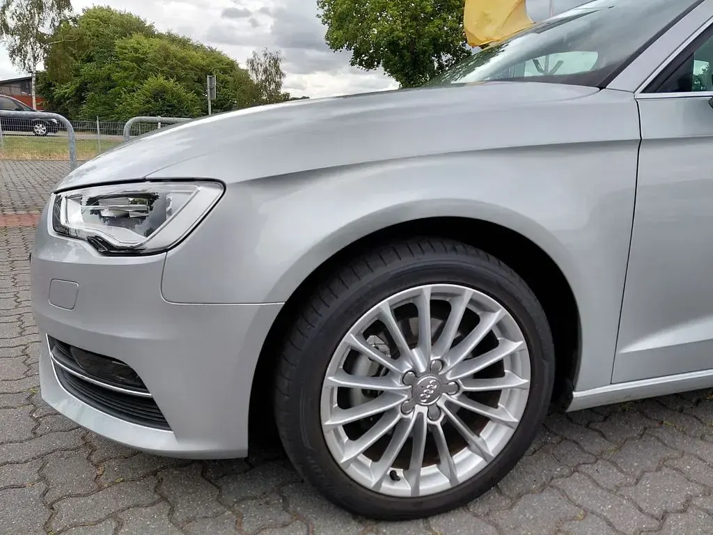 Gebraucht Audi A3 Sport 140 PS (102 kW) 2013 Silber Limousine