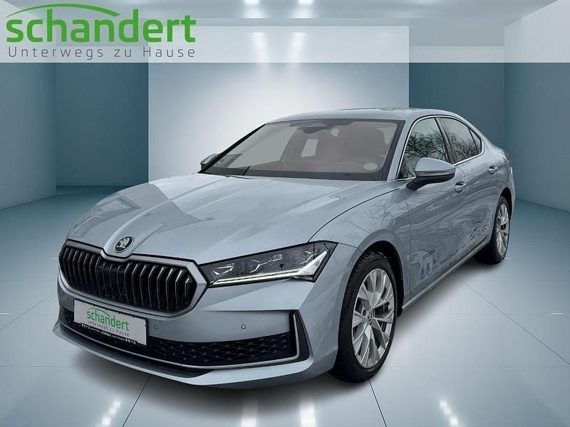 Pebble silber metallic (silber) metallic Gebraucht 2024 Skoda Superb Selection Limousine | 43.440 € (Guter Preis) - Bild 1/1