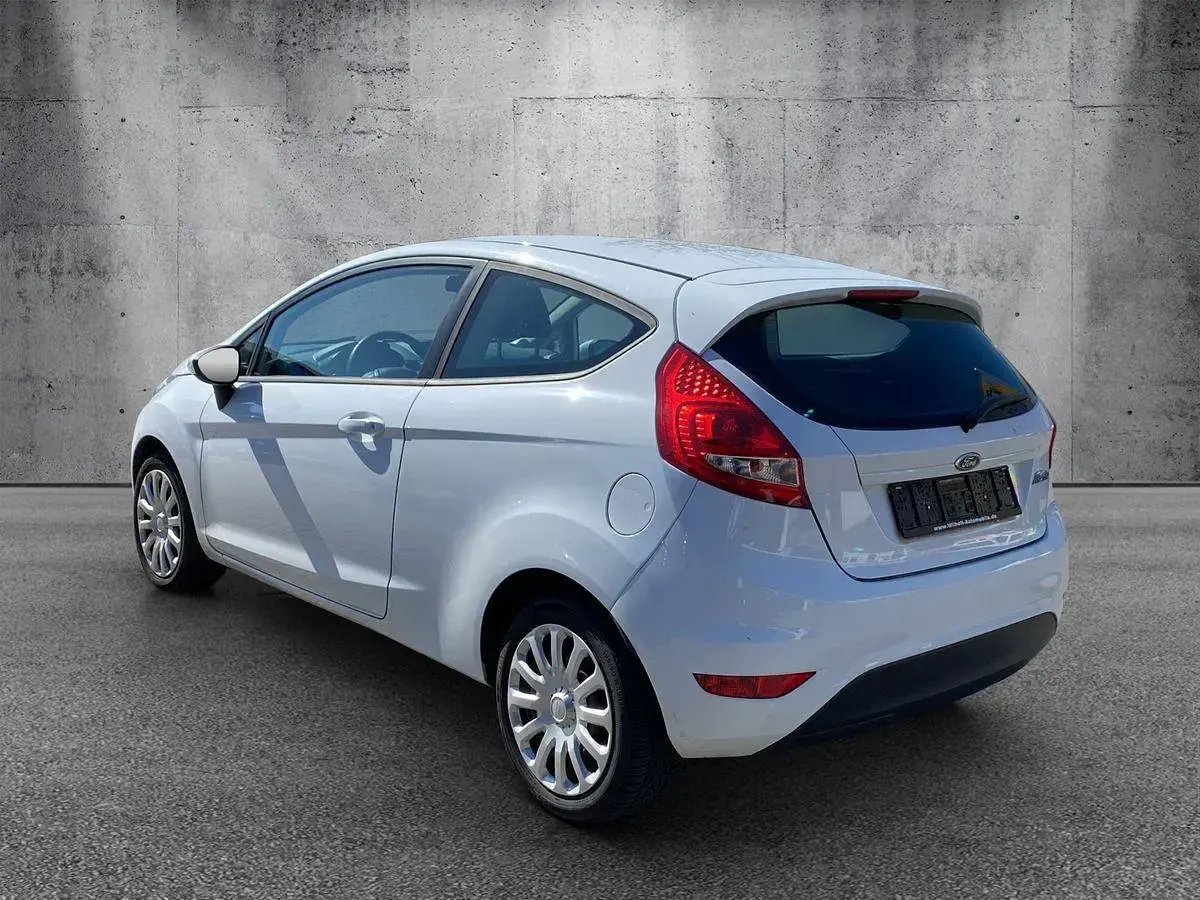 Brugt Ford Fiesta 60 HK (44 kW) 2012 Hvid Sedan