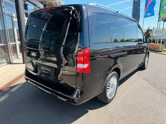 Gebraucht Mercedes V250 190 PS (139 kW) 2025 Schwarz Van / Kleinbus