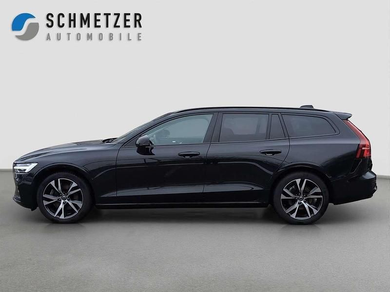 Gebraucht Volvo V60 Plus 197 PS (144 kW) 2024 Onyx black Kombi