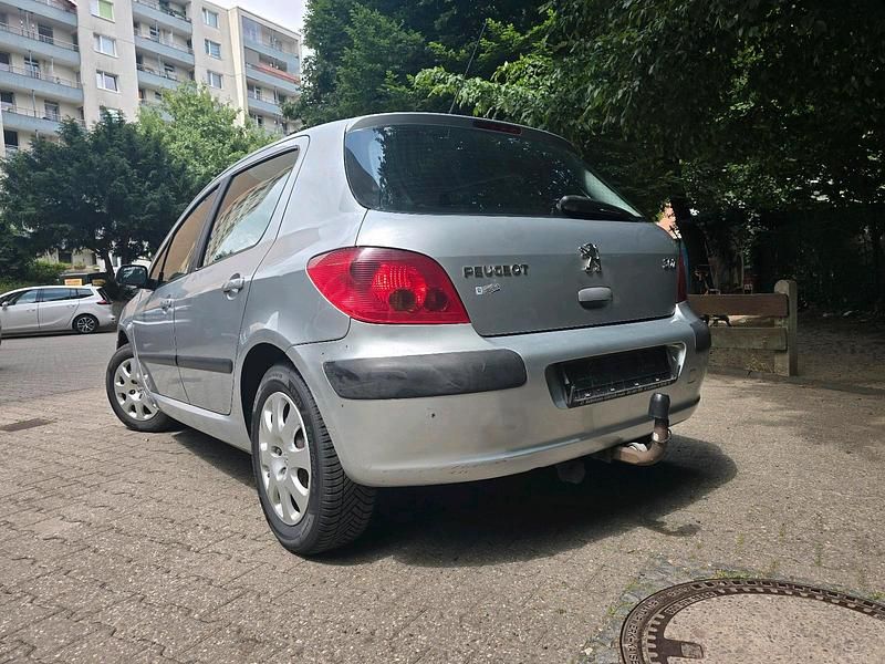 Gebraucht Peugeot 307 109 PS (80 kW) 2004 Silber Kleinwagen