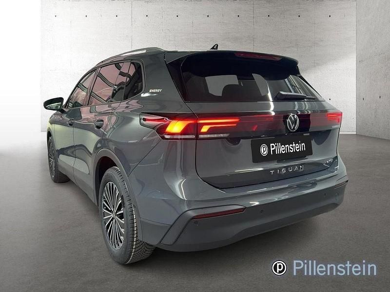 Neu VW Tiguan 150 PS (110 kW) 2025 Grau SUV