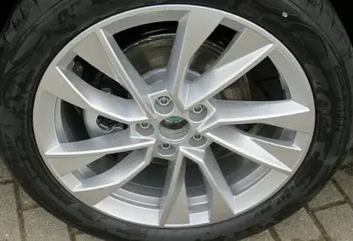 Neu Skoda Scala Essence 116 PS (85 kW) 2025 Grau Kleinwagen