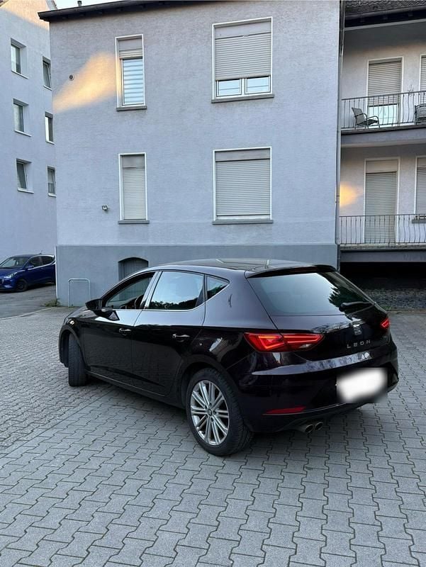 Gebraucht Seat Leon 125 PS (91 kW) 2017 Violet Limousine