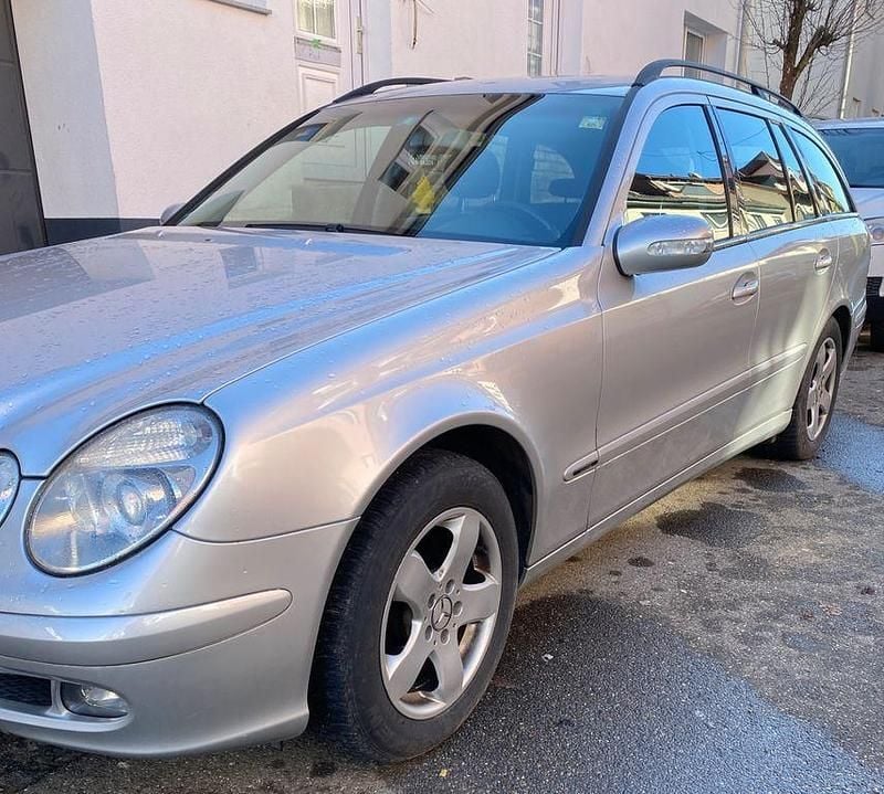 Gebraucht Mercedes E220 Classic 150 PS (110 kW) 2004 Grau Kombi