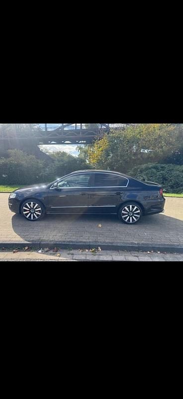 Usata VW Passat 250 CV (183 kW) 2007 Nero Berlina