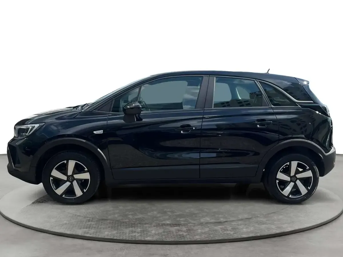 Gebraucht Opel Crossland Enjoy 110 PS (80 kW) 2024 Lackierung schwarz perla nera/ SUV