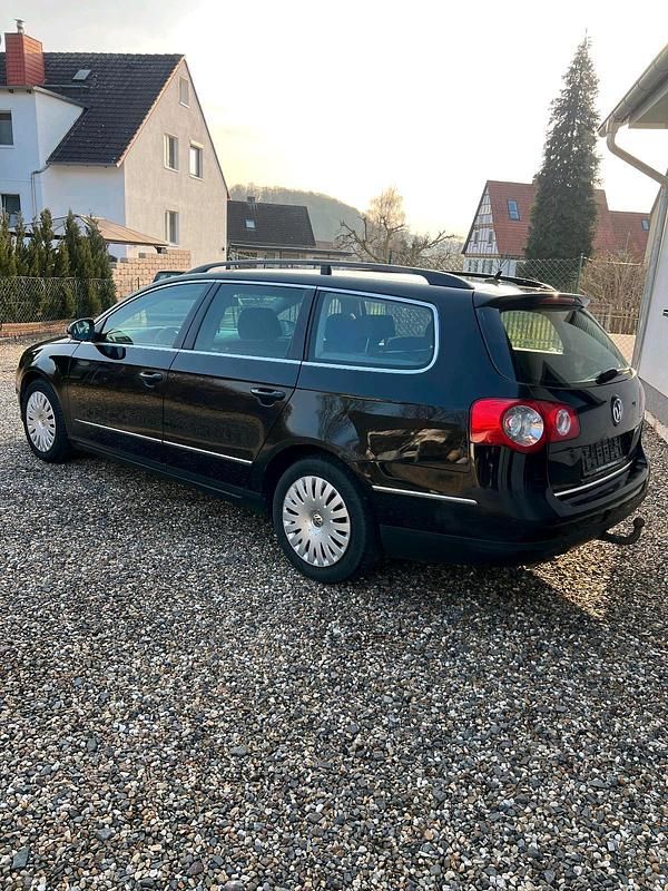 Gebraucht VW Passat 105 PS (77 kW) 2006 Schwarz Kombi