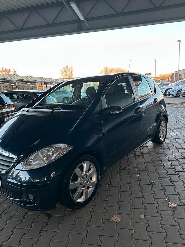 Blau Gebraucht 2004 Mercedes A160 Kleinwagen | 1.900 € (Etwas zu teuer) - Bild 1/4