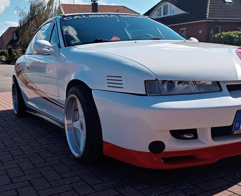 Weiß Gebraucht 1996 Opel Calibra Coupé | 8.000 € (Fairer Preis) - Bild 1/4