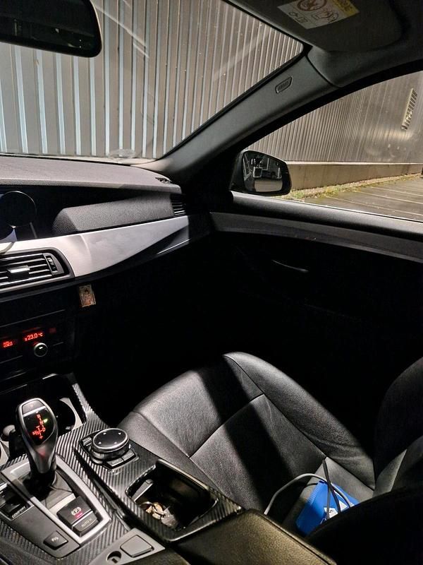 Gebraucht BMW 530 258 PS (189 kW) 2013 Schwarz Kombi