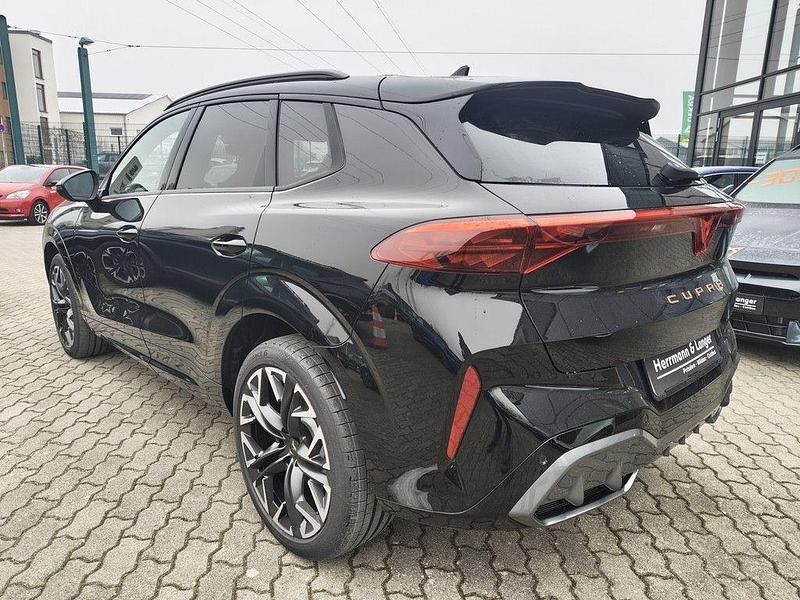Neu Cupra Terramar VZ 265 PS (194 kW) 2025 Mythosschwarz SUV