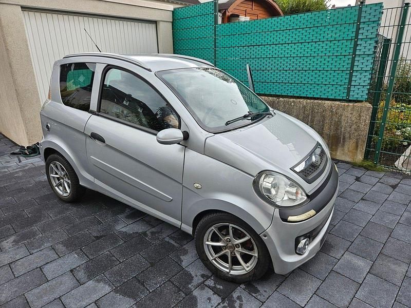 Silber Gebraucht 2011 Microcar M.Go Kleinwagen | 5.950 € - Bild 1/4