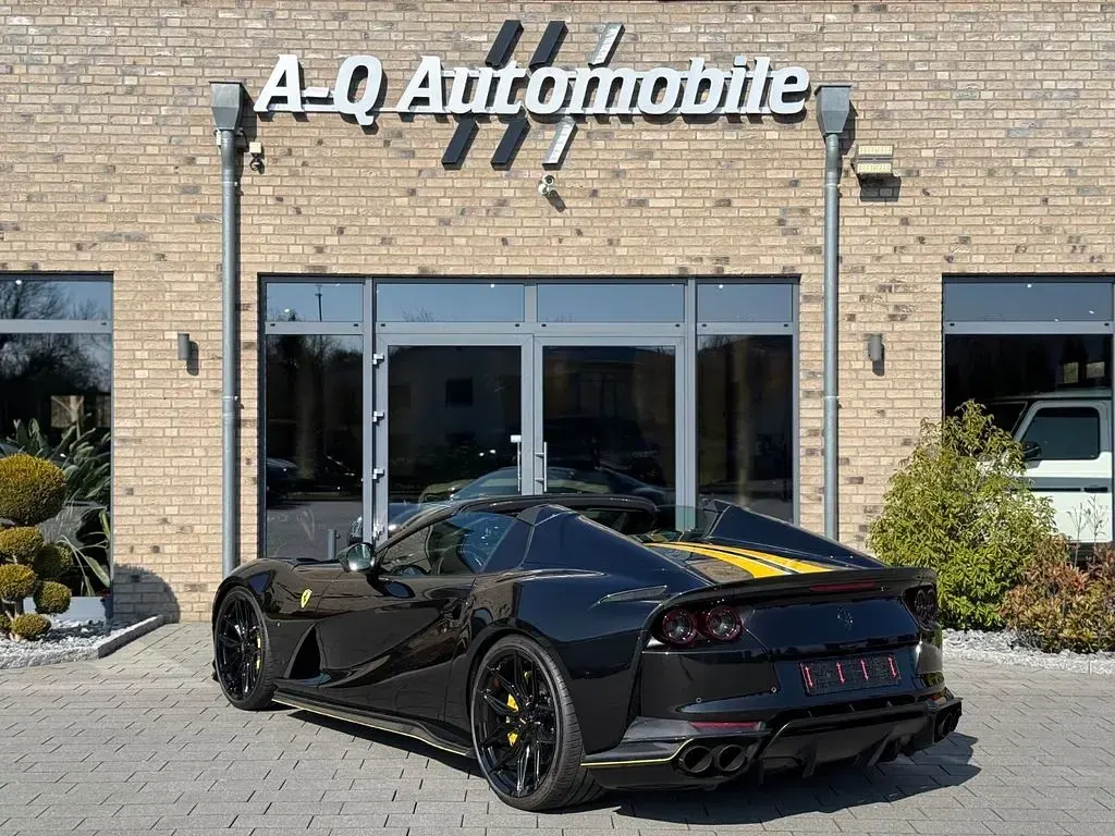 Gebraucht Ferrari 812 795 PS (584 kW) 2023 Schwarz Cabrio