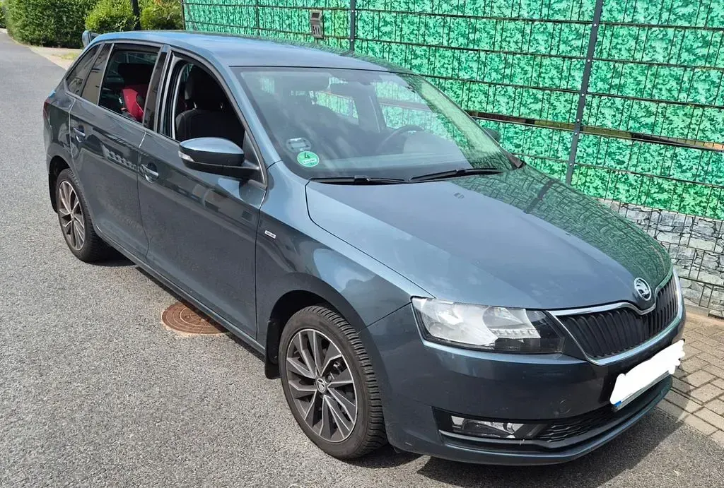 Gebraucht Skoda Rapid Drive 95 PS (69 kW) 2017 Grau Kleinwagen