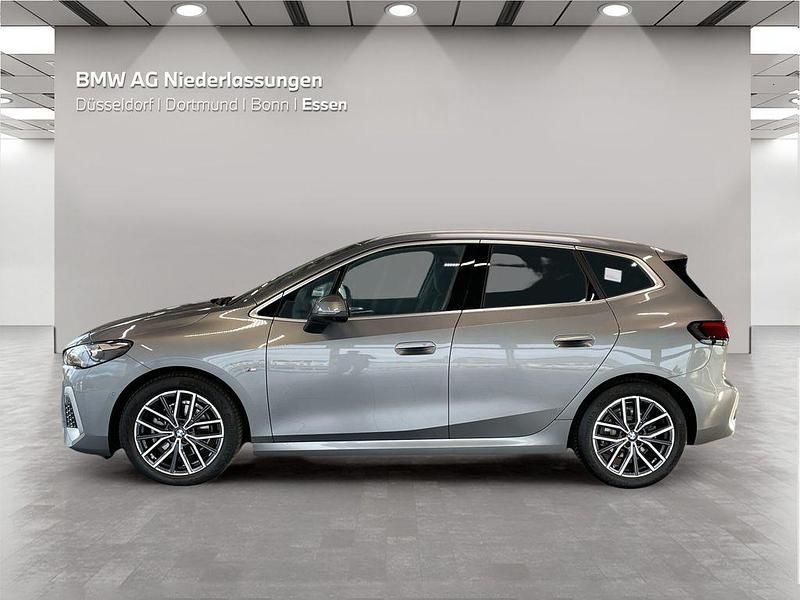 Gebraucht BMW 220 Active Tourer Luxury Line 156 PS (114 kW) 2023 Grau Van / Kleinbus