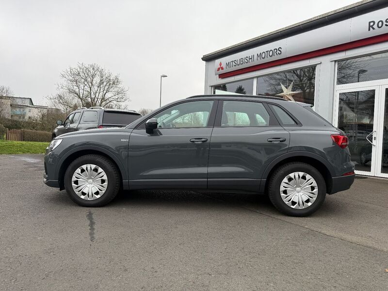 Gebraucht Audi Q3 150 PS (110 kW) 2022 Grau SUV