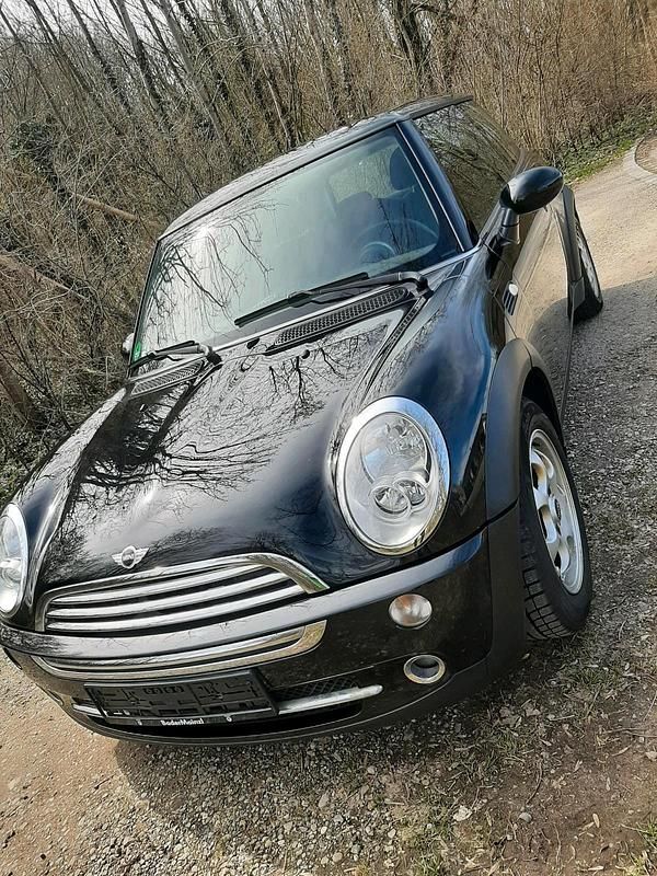 Gebraucht Mini Cooper 90 PS (66 kW) 2005 Schwarz Kleinwagen