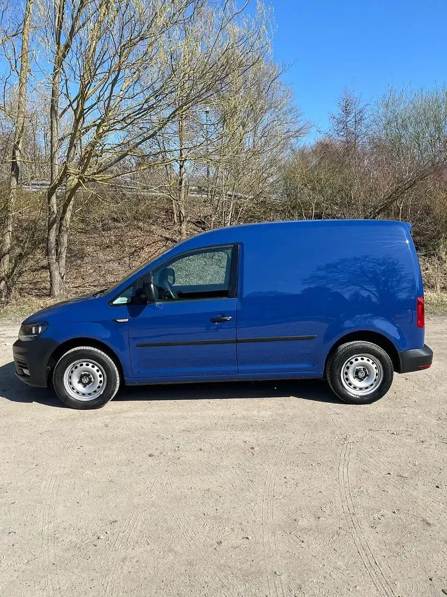 Używany VW Caddy 102 KM (75 kW) 2016 Niebieski Minivan